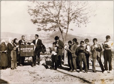 Eşekli Kütüphaneci "Yaptığın iş olduğu yerde durup duruyorsa, sende bir uyuzluk vardır arkadaş."