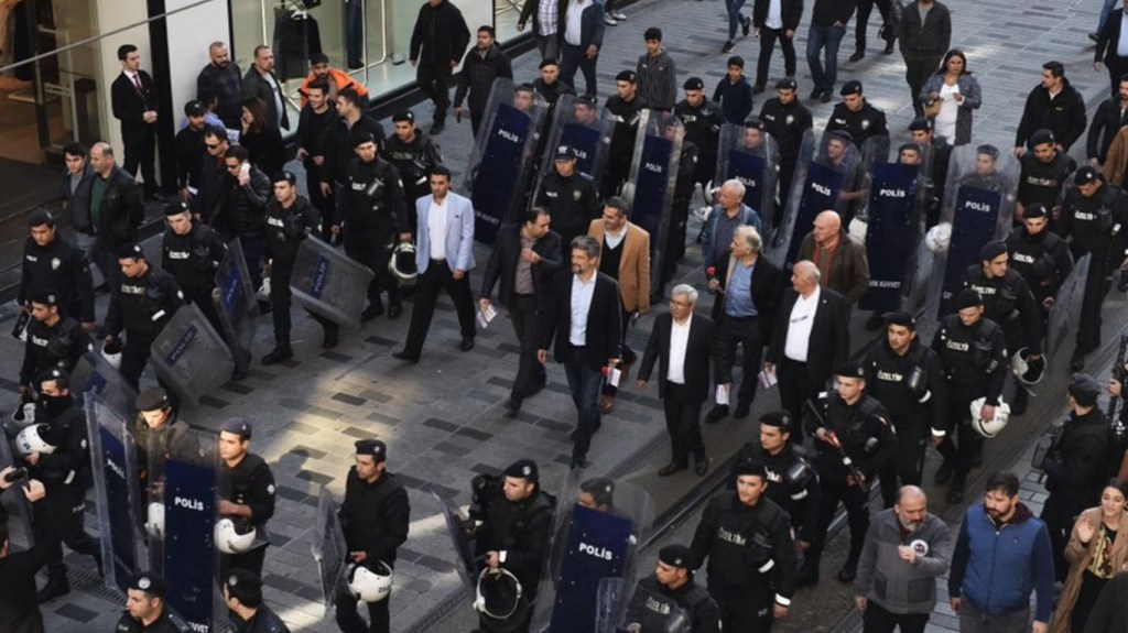 Kınamaya gelmez sevgilim