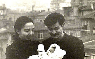 "Babamı çok mu sevdin anne?" "Sen olsaydın sen de severdin"