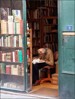 Aşk Romanları Okuyan İhtiyar