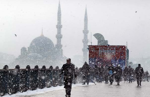 İstanbul'a Kar Yağıyordu