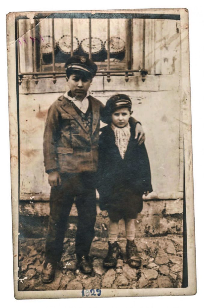 AZİZ NESİN'İN ANILARI BÖYLE GELMİŞ BÖYLE GİTMEZ