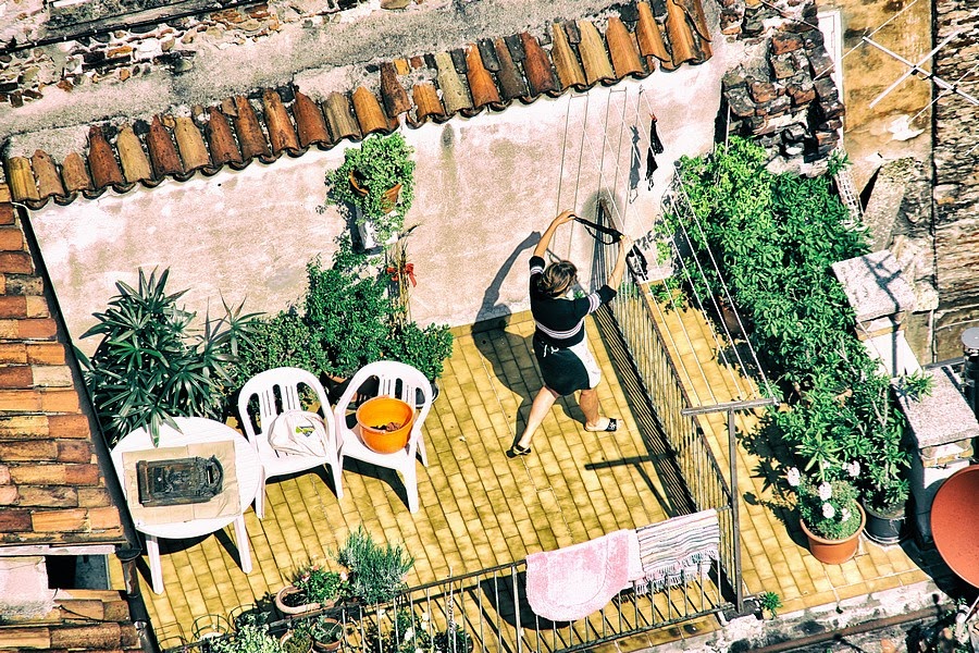 Nevmîdlik âteşine yandım Bil'llâh bu vücûddan usandım