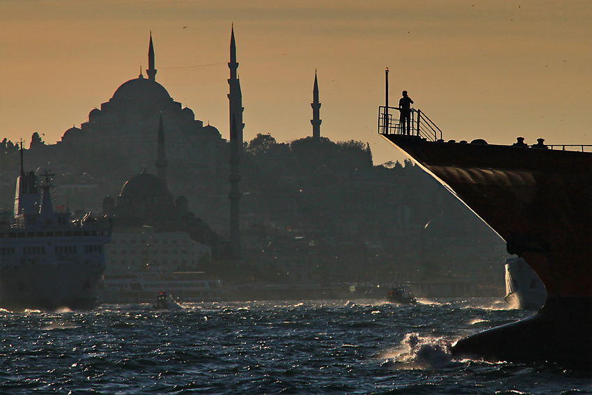 Boğaziçi'nde Sonbahar Düştü