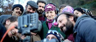 Yanıbaşındakine dahi derdini anlatamayan insanın kadim hikayesi