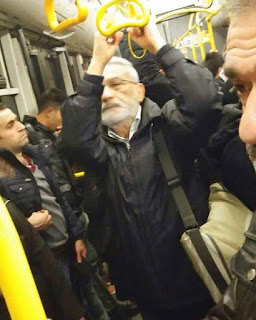 Derinden bir düşkırıklığı benimkisi.
