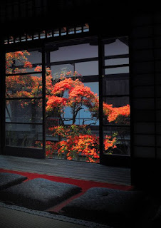 Eski Japon Ozanlarından Aşk ve Özlem Şiirleri