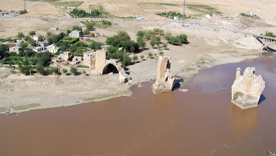 Dicle Üstü Ay Bulanık