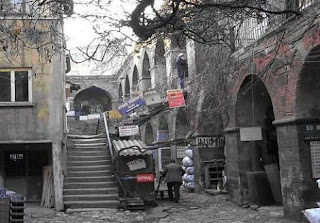 Taş bina