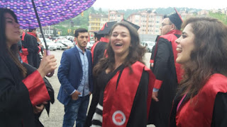 Kızım bugün seni bu yuvadan okuluna yollarken seninle biraz da vedalaşıyorum